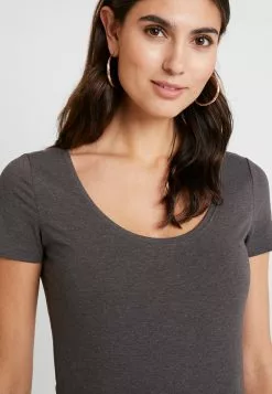 Anna Field 3 PACK - T-Shirt Basic - White/black/dark Grey -Anna Field Geschäft 8d73753d686e4e7eb30522402290ce73