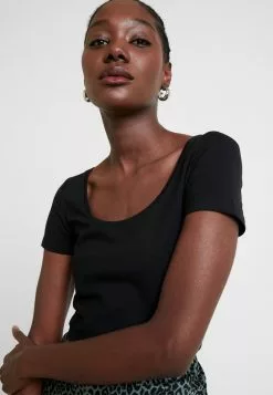 Anna Field 2 PACK - T-Shirt Basic - Black -Anna Field Geschäft b7a0cf434b134981a98f4eb170547af8